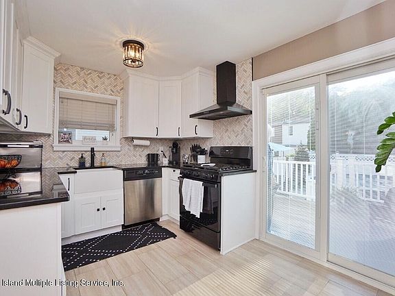 3rd image of 38 Mulberry Ave