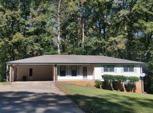6221 S Skyline Dr, Douglasville, GA 30135