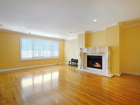 2nd image of 14207 Dickens St