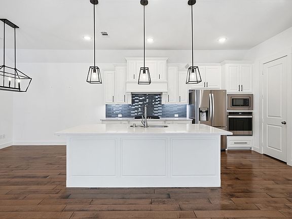 2nd image of 7849 Piedmont Ave