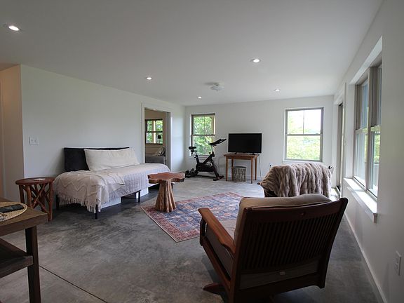 4th image of 19 Curley Road