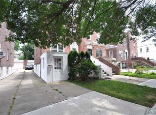 6865 Selfridge St, Forest Hills, NY 11375