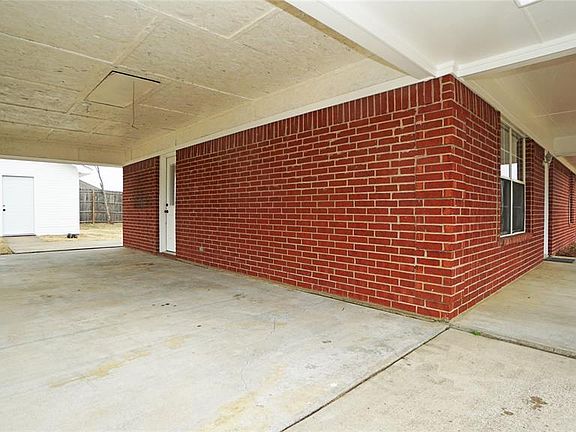 3rd image of 713 Patti Ct