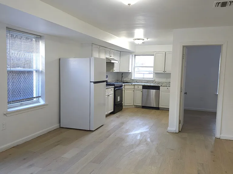 109 69th St #1 — Photo 3