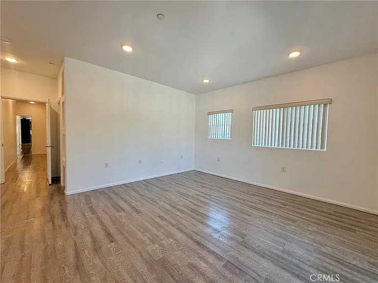 6624 Balboa Blvd #4 — Photo 27