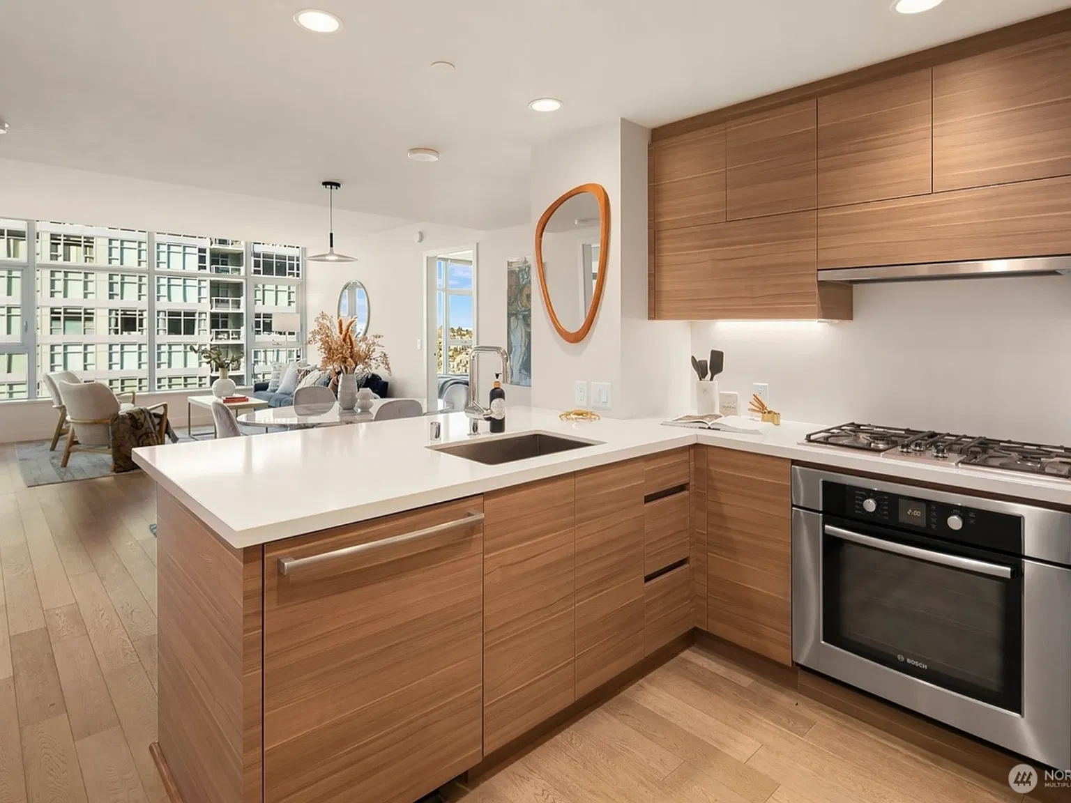 2 bed, 1006 sqft, $4,800 — Photo 1