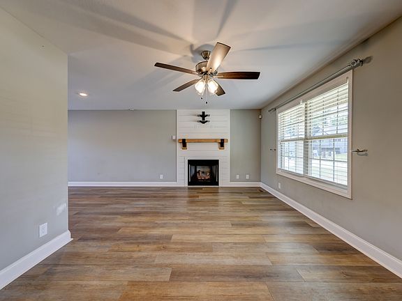 4th image of 501 Vale Ct