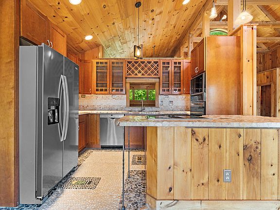 5th image of 210 Spring Lake Dr