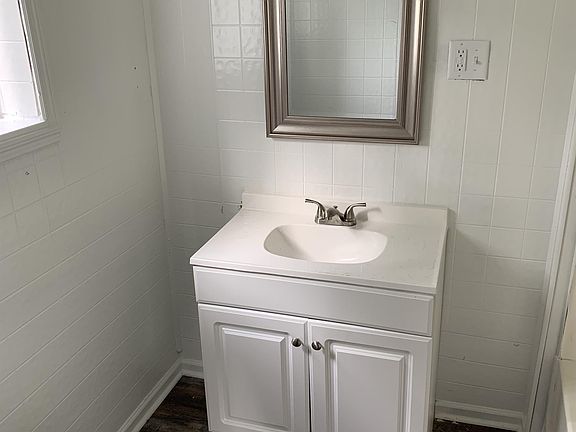 3rd image of 555 New Alexandria Rd #1