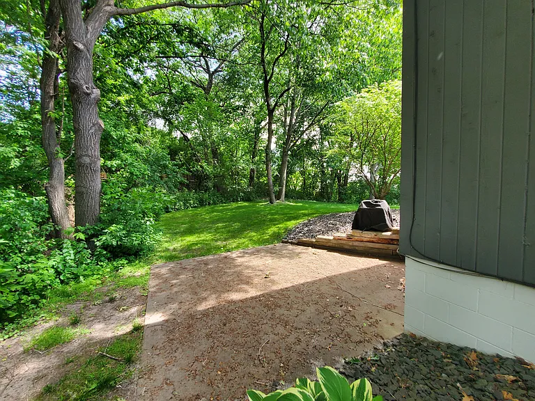 2517 Cedar Hills Dr — Photo 25