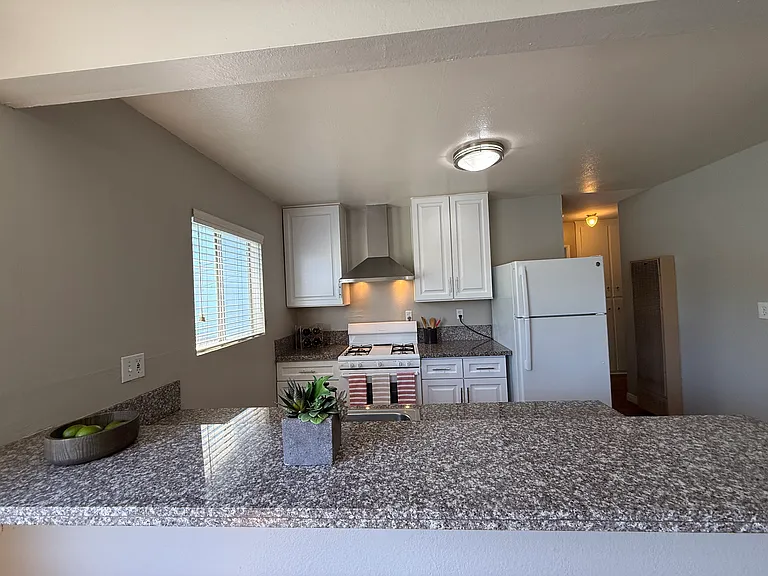 521 S Granada Ave #C — Photo 10
