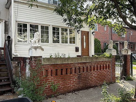 3rd image of 537 Jerome St