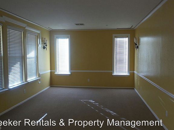 3rd image of 4812 N 153rd Ln