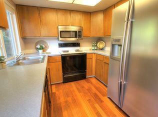 825 NE 179th St, Seattle, WA 98155