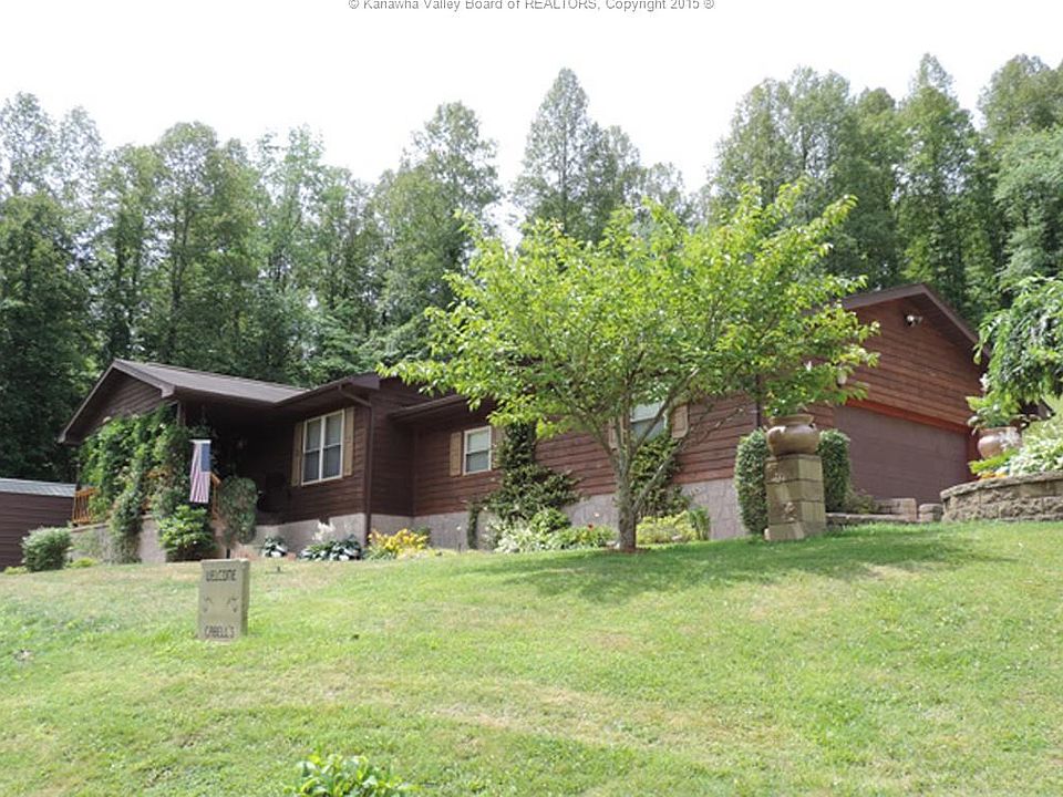 1st image of 40 Bays Ln