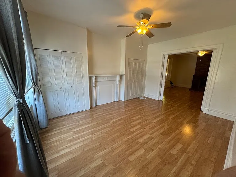 5526 Howe Street — Photo 5