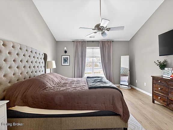 3rd image of 10907 Symington Cir