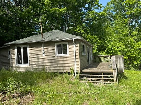 3rd image of 2458 Howe Island Dr