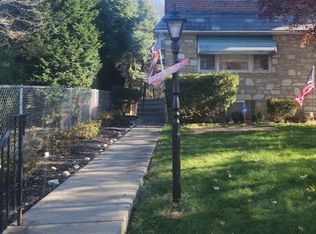 7123 Lawndale St, Philadelphia, PA 19111