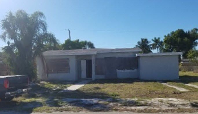 1st image of 2123 NE 4th St