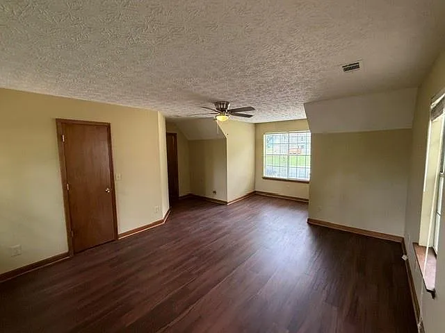 8351 Post Oak Ct — Photo 15