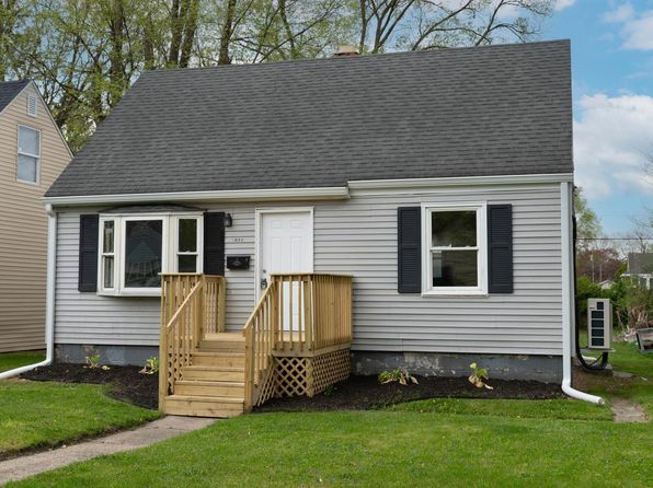 1726 N Brookfield St, South Bend, IN 46628