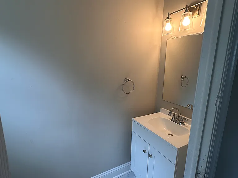 422 Howard Rd — Photo 14