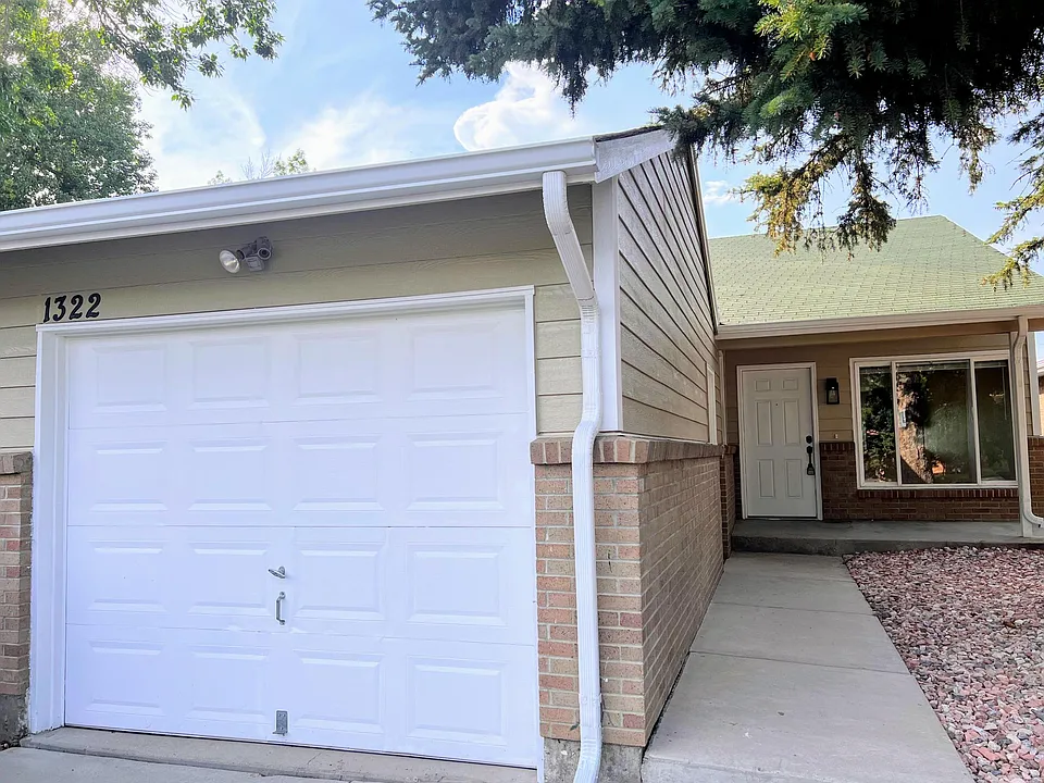 1322 Parker Dr #1322