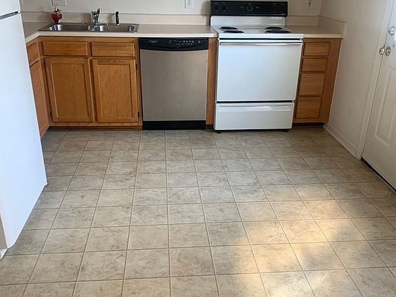 3rd image of 123 Cross St