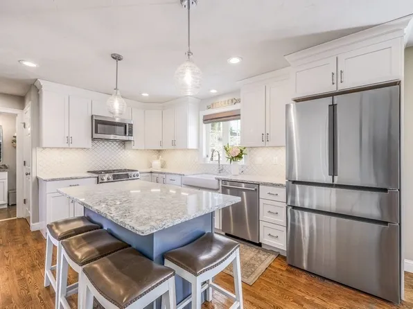 51 Woodside Ave, Rutland, MA 01543