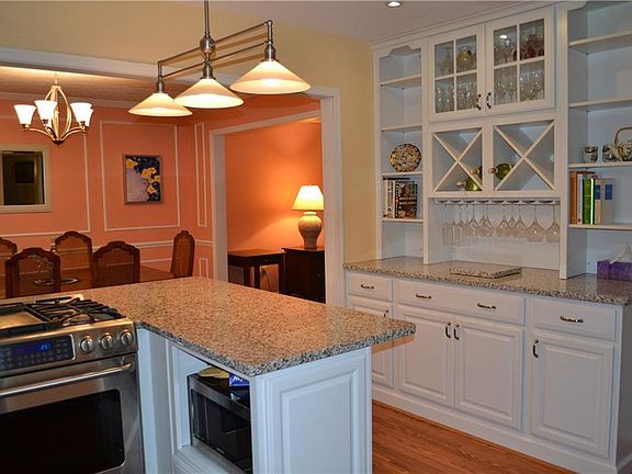 2nd image of 5960 Brewster Dr