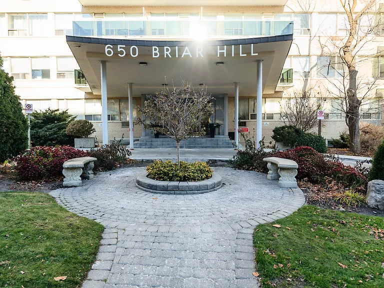 650 Briar Hill Ave — Photo 20