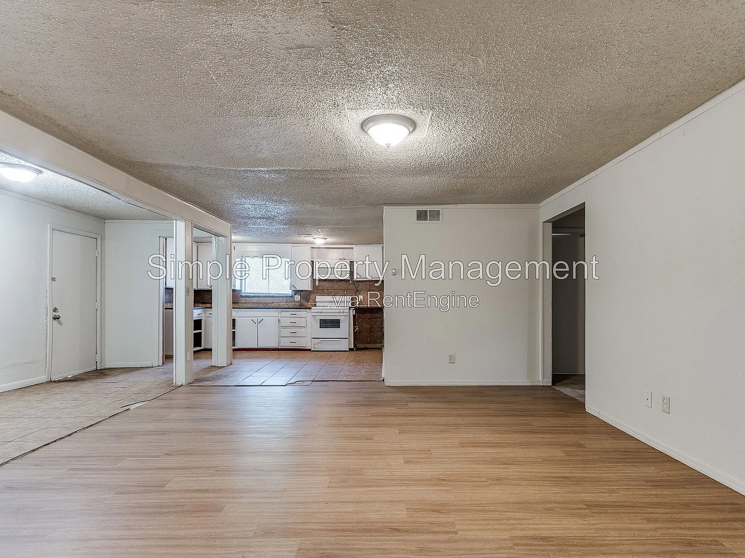 4 bed, 1.5 bath, 1001 sqft, $975 — Photo 4