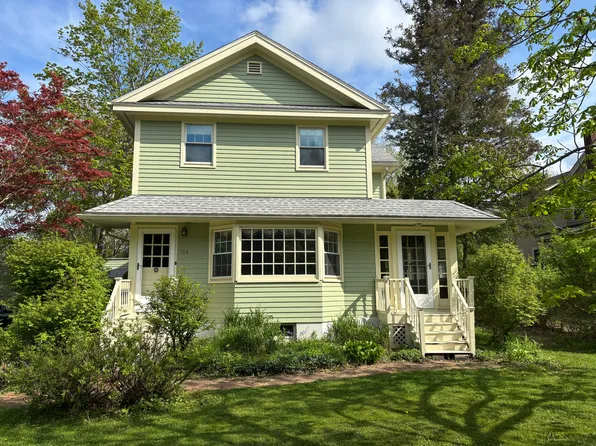 104 West St, Lenox, MA 01240