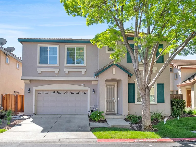355 Foxglove St — Photo 1