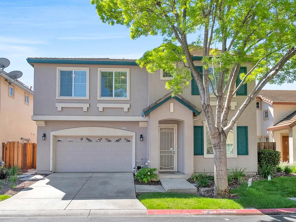 355 Foxglove St