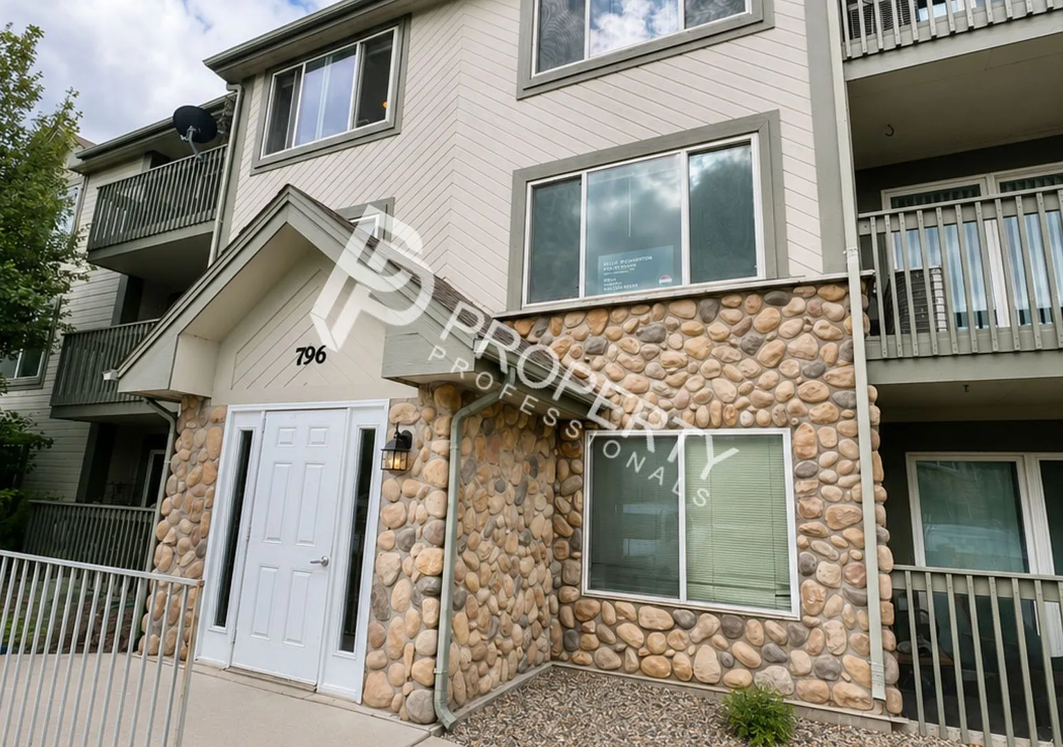 Condo for Rent in New Castle — Photo 2
