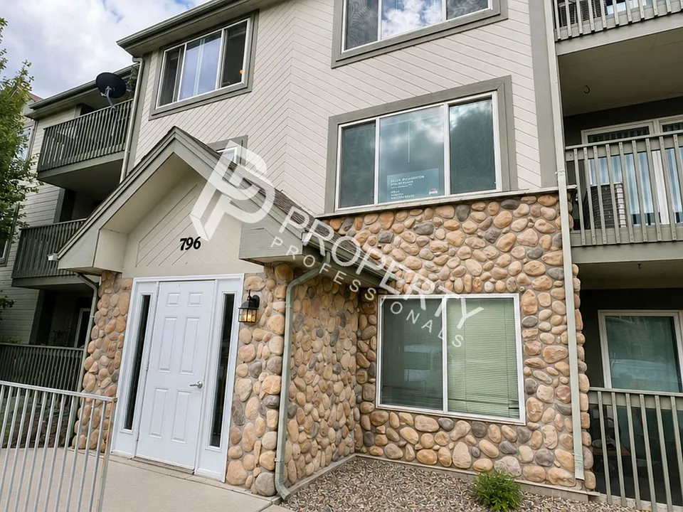 796 Castle Valley Blvd #E