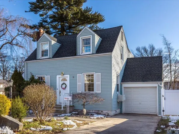 38 E New St, Sewaren, NJ 07077