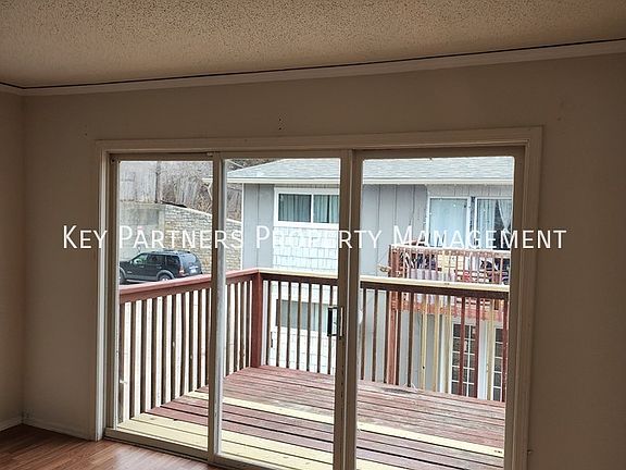 3rd image of 128 Warner Ave APT 4