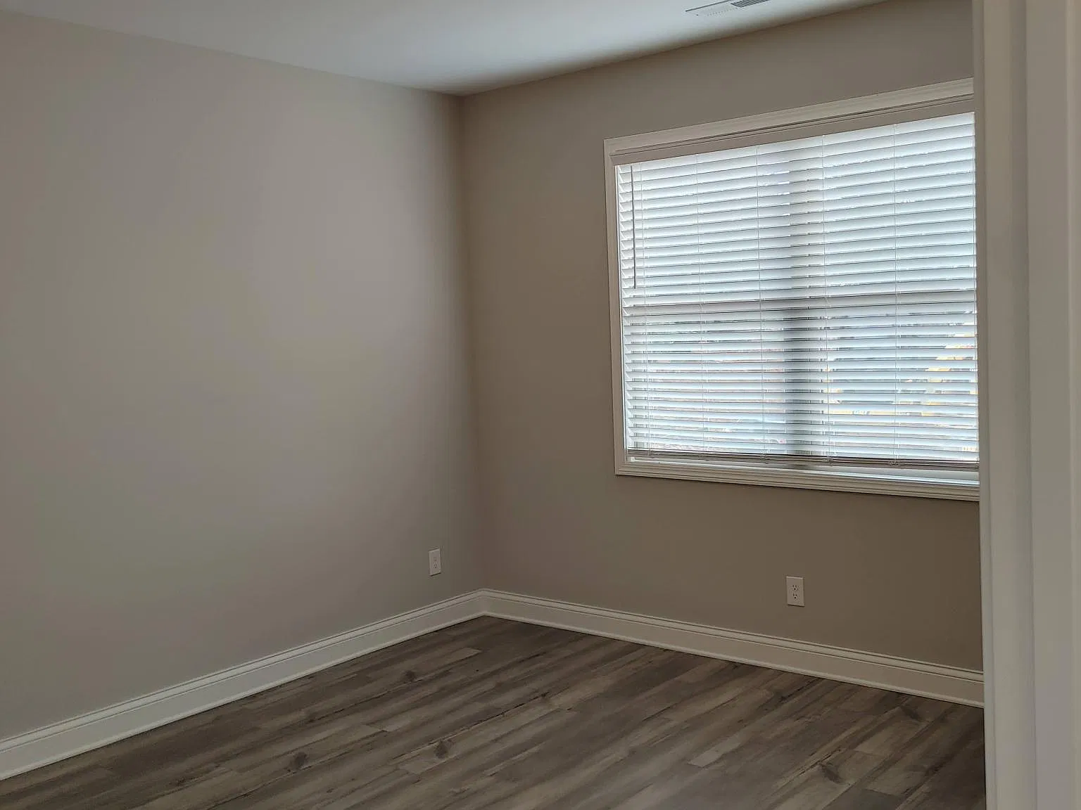2 bed, 1068 sqft, $1,950 — Photo 3