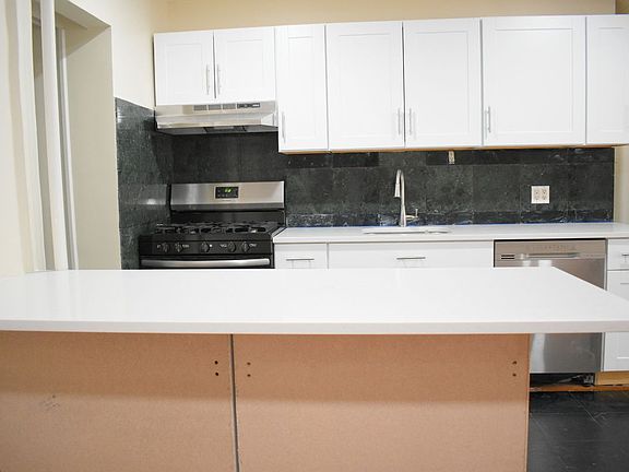 2nd image of 21-25 24th St #1F