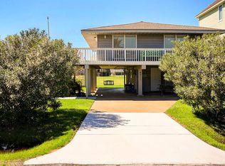 4211 Pirates Dr, Galveston, TX 77554