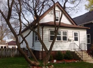 3728 S Kansas Ave, St Francis, WI 53235