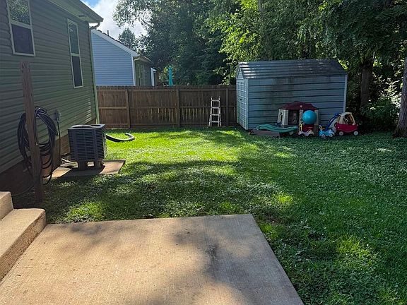 3rd image of 210 Cottage Ln