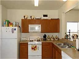 5th image of 10518 Landsbury Dr