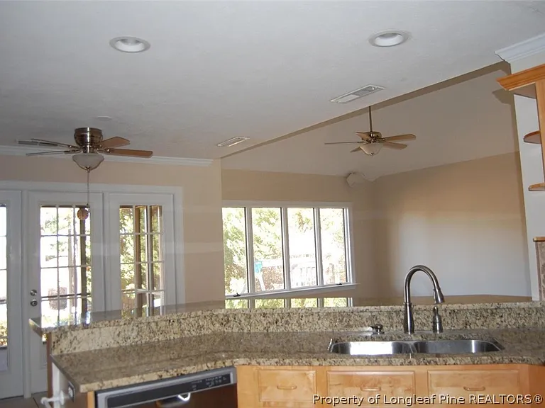 Greenbriar Dr — Photo 6