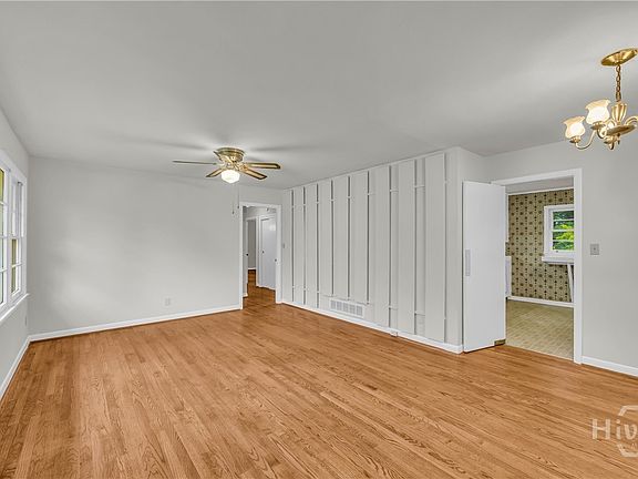 3rd image of 411 College Circle