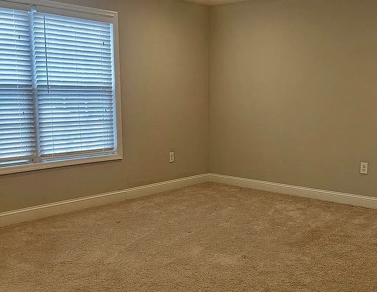 254 Upland Ave — Photo 10