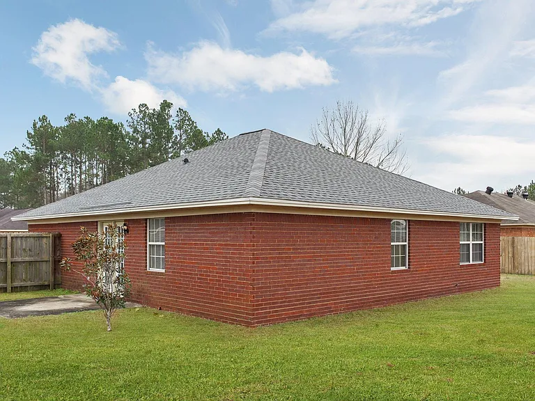 2115 Walberg Dr — Photo 47